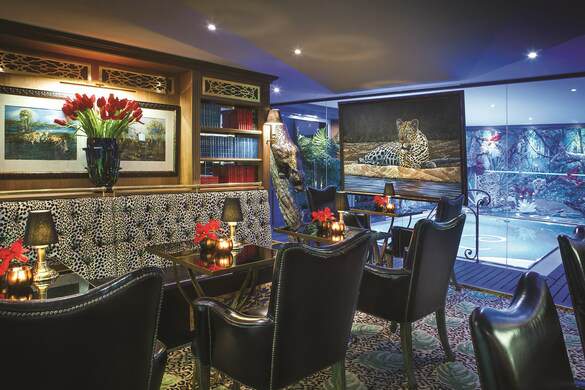 UNIWORLD Boutique River Cruises SS Catherine Interior Bar du Leopard 1.Jpg